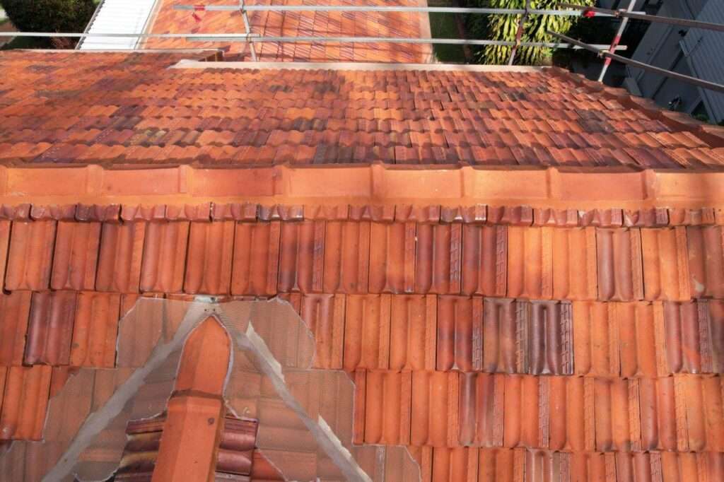 Roof Repairs Pressure Wash Terracotta Roof Tiles Brisbane